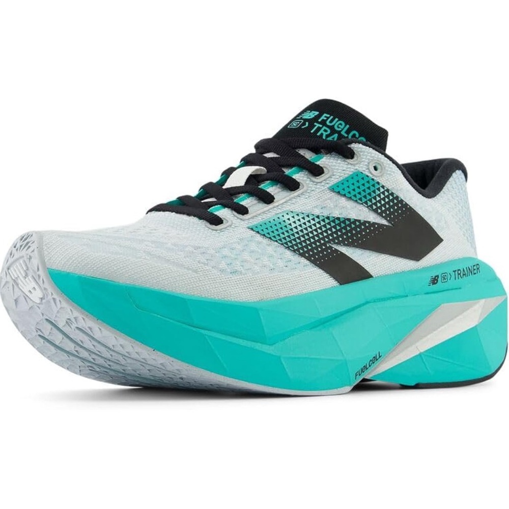 New Balance FuelCell SuperComp Trainer v3